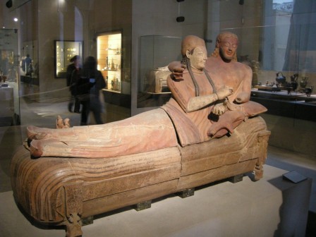 Louvre__sarcofago_degli_sposi_00.JPG